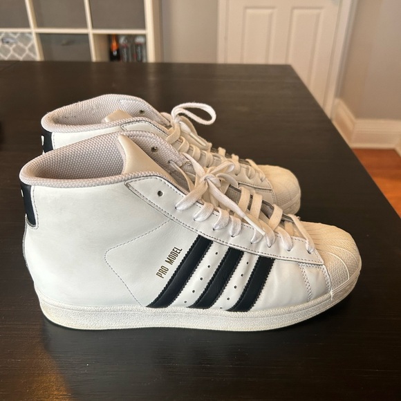 Men’s Adidas White 8.5 Pro Model High Tops - Picture 6 of 7